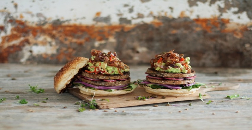 Top 10 Delicious Foods and Drinks Everyone Should Try at Least Once