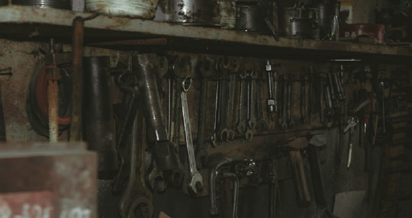 The Future of Smart Tools: How Technology is Changing DIY & Construction